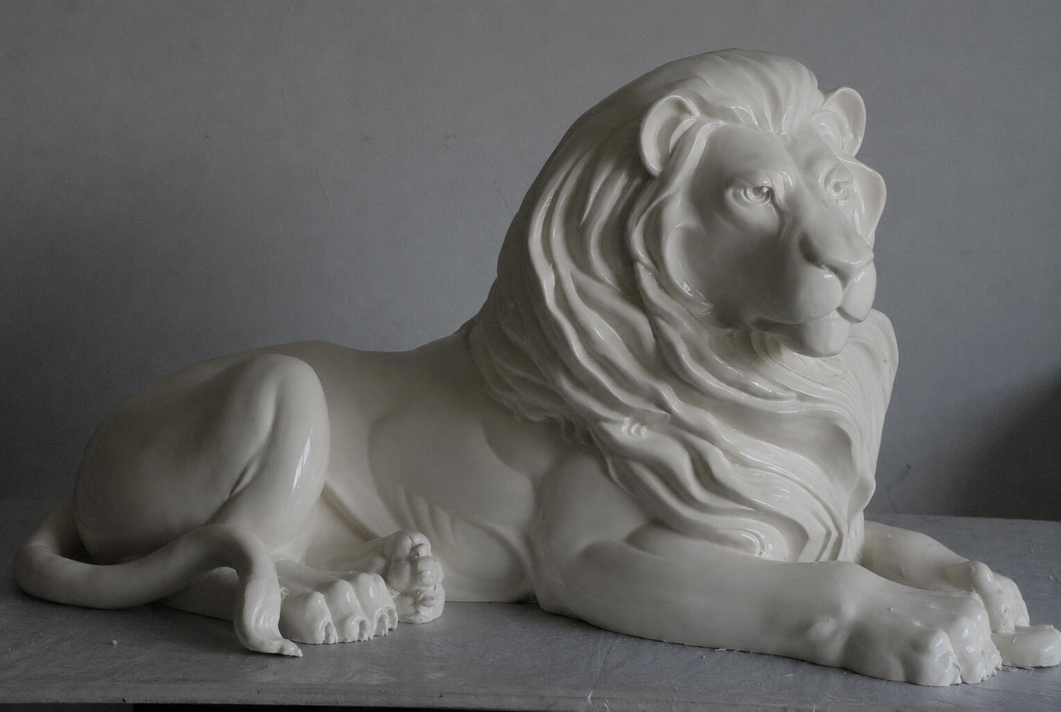 León — Fibra y Resina